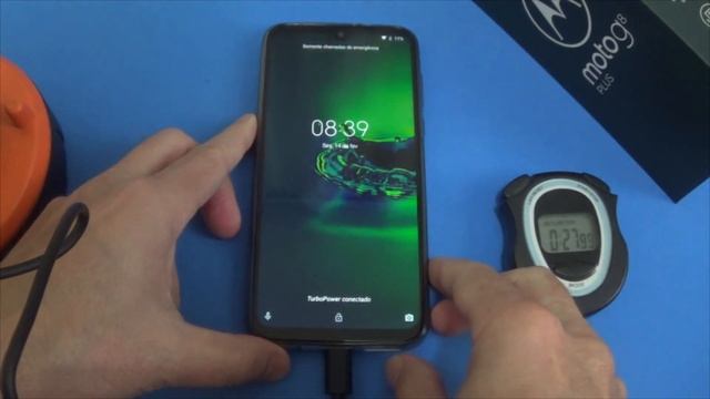 Motorola Moto G8 Plus - Tempo para carregar ligado смотреть онлайн