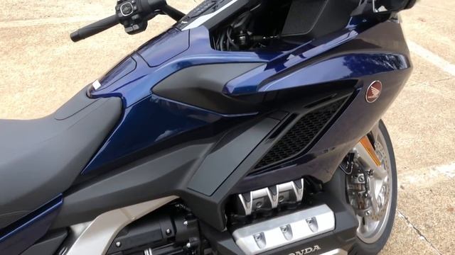 2 minute review: 2018 Honda Goldwing Tour! DCT смотреть онлайн