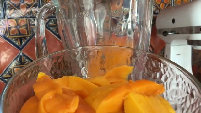 Chamoyadas de mango con chamoy y miguelito смотреть онлайн