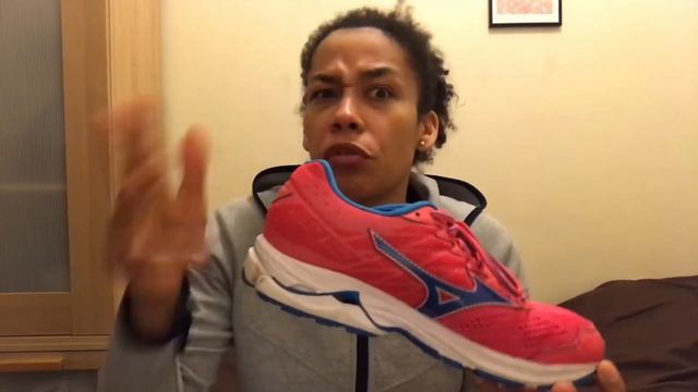 Shoe Review: Mizuno Wave Rider 20 vs 21 смотреть онлайн