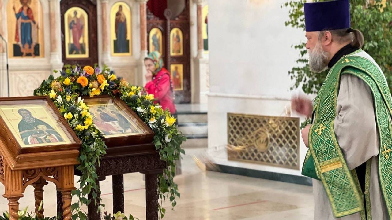 Литургия. Прав. Иоанна Кронштадтского (Престольный праздник) 02.01.2025 смотреть онлайн