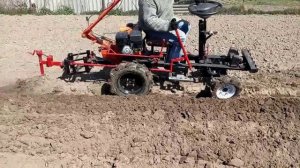 Первая пахота на минитракторе