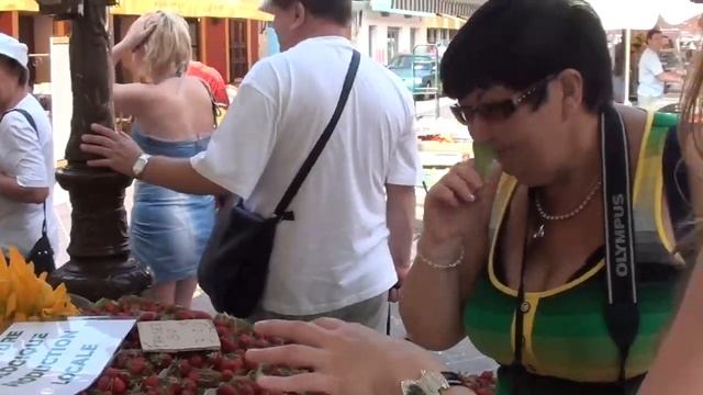 Канны ,хороший отель на ужасном пляже.!"Лазурный берег "Франции.