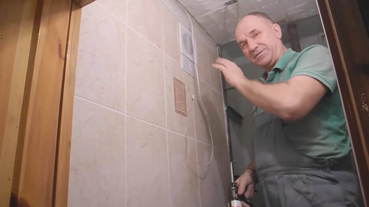 Монтируем вентилятор для вентиляции прямо по плитке ч.2 смотреть онлайн