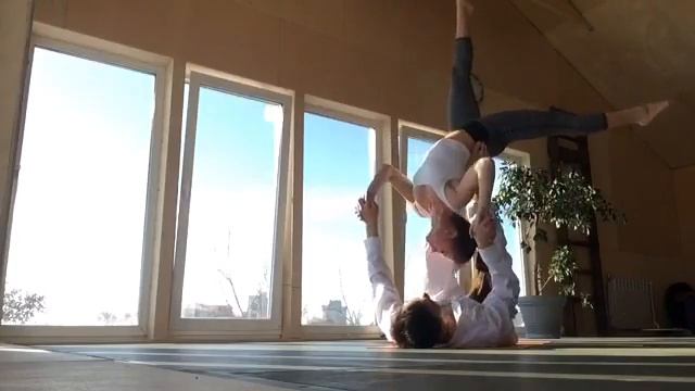 Acroyoga washing machine Revolution смотреть онлайн
