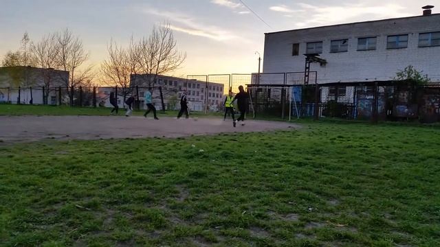 Міні-футбол на Чкалова. 04.05.21, 7 частина смотреть онлайн