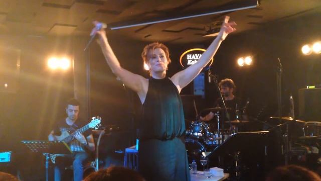 Zuhal Olcay - Pervane / Bana Ellerini Ver (Canlı Performans - Hayal Kahvesi Adana) смотреть онлайн