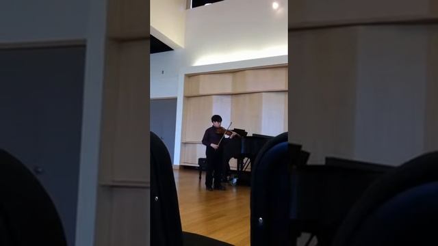 Mateo Garza playing Beethoven: Romance in F major смотреть онлайн