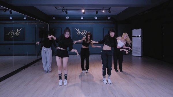 CRAXY - 'Poison Rose' Dance Practice Mirrored