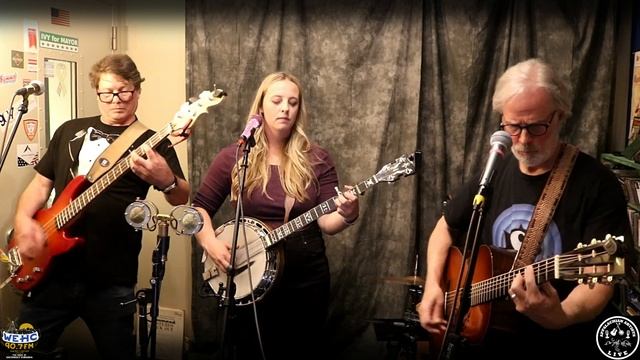 Banjo Bar Bee & The Buzz - Sweet Dreams/Seven Nation Army (Eurythmics & The White Stripes cover) смотреть онлайн