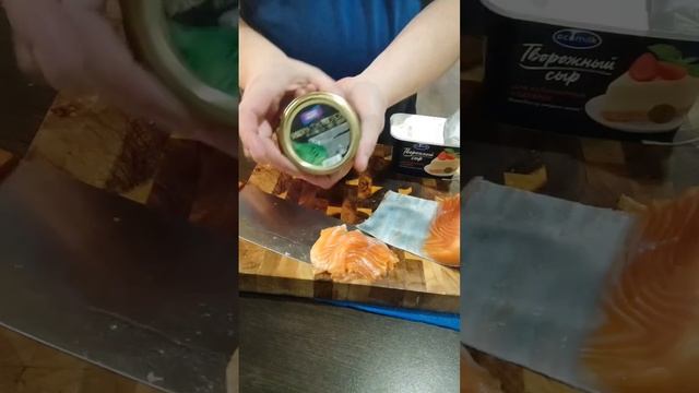 Тарталетки с чёрной икрой. Вкусно и бюджетно #shorts смотреть онлайн