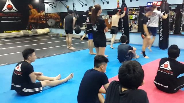Friday MuayThai with Dragon Boy at Elitez MMA смотреть онлайн