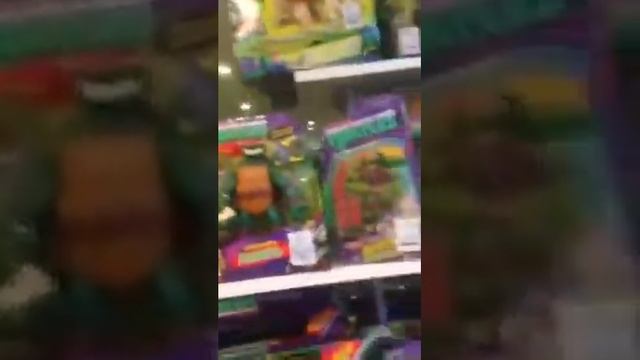 Черепашки ниндзя. Аутлет игрушек смотреть онлайн