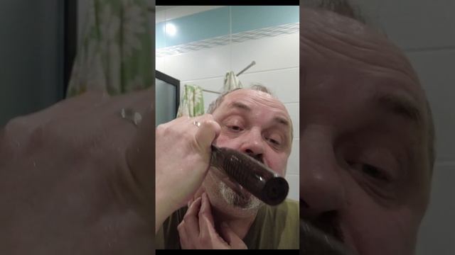 Острый как бритва? Давай, побрейся! Тесак ЦайДао #shorts смотреть онлайн