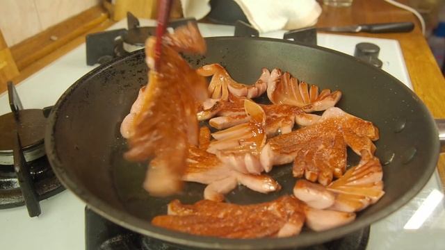 Коротко про специалитет в нарезке. ЦайДао Диджей и сарделька. смотреть онлайн