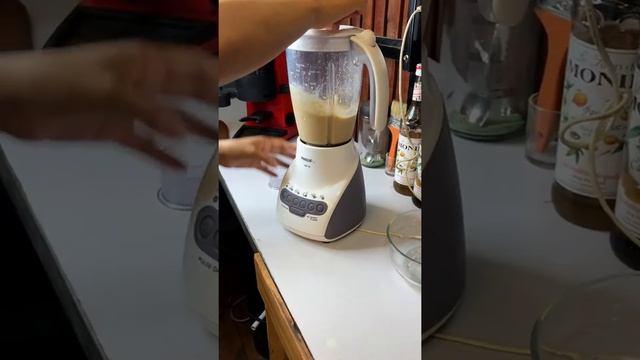 REFRESHING SUMMER DRINKS - HEALTHY DRINKS, Vanilla Frappe смотреть онлайн