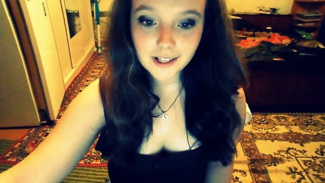 девушка красиво читает) глаза красивые) смотреть онлайн