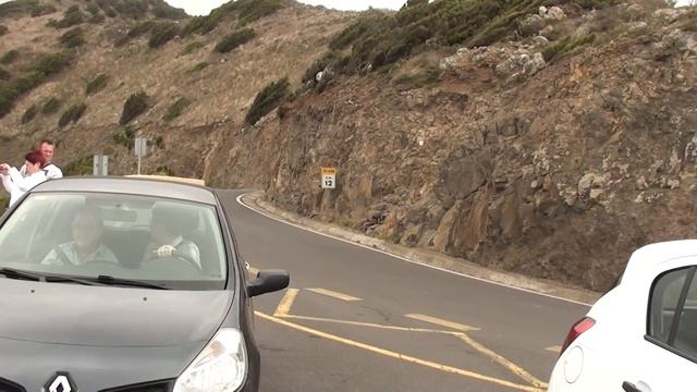 Страшные провалы в холмах на Тенерифе.