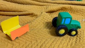 СИНИЙ ТРАКТОР ПО ПОЛЯМ ИЗ ИГРУШЕК