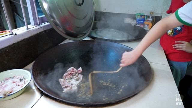 媳婦偷懶了，讓孩子們做水煮魚，看看味道怎樣 | The children make boiled fish, delicious смотреть онлайн