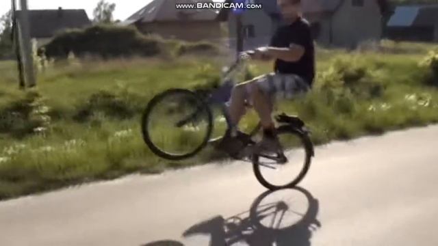 pół kilometra na jednym kole na skladaku nie mozliwe!!!! смотреть онлайн