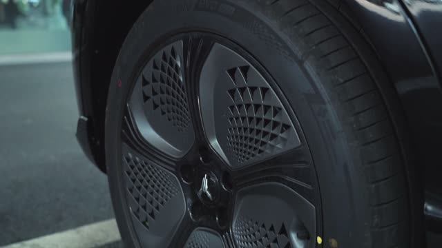 Больше НИКАКИХ выезжающих панелей! Новый путь для VOYAH - Войя Courage 2025 смотреть онлайн