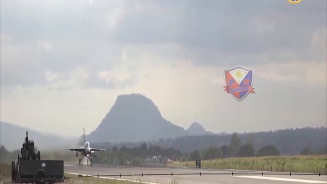 8 NEW FA-50 FIGHTER JETS SEEN ARRIVING AT CLARK AIR BASE FOR THE PHILIPPINES смотреть онлайн