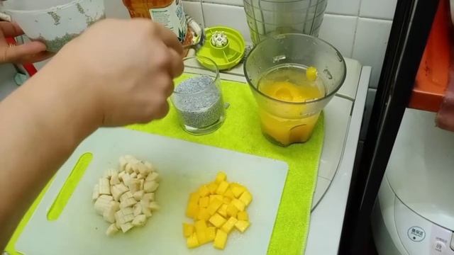 CHIA SEED PUDDING / HEALTHY DESSERT / CHIA SEED PUDDING MANGO TOPPINGS AND BANANA TOPPINGS смотреть онлайн