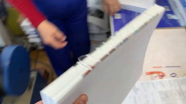 Как делают книги | Полиграфическое исполнение семейной книги в издательстве Книга рода смотреть онлайн