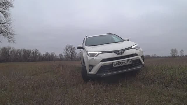 TOYOTA RAV 4 полный обзор от владельца + тест - драйв.2.5 литра 180 л.с. смотреть онлайн