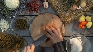 Новогодний салат с картофелем и индейкой
