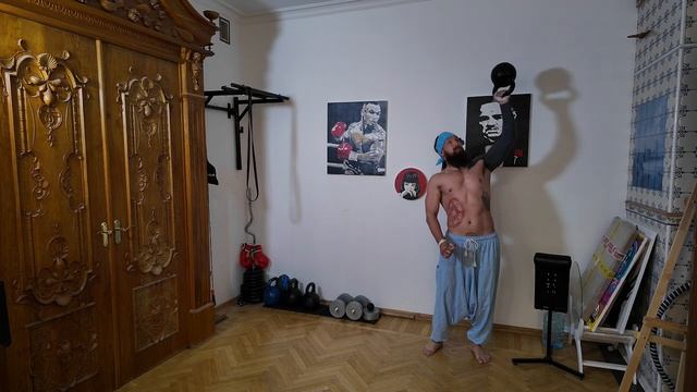 тренировка на грудные, трицепс и дельты с гирей (ДЕПРЕССИЯ) смотреть онлайн