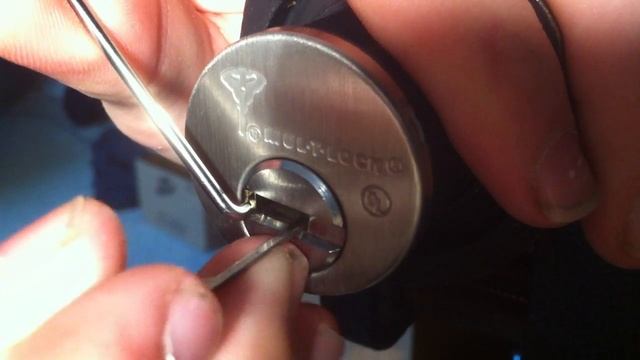 Picking Mul-T-Lock Interactive смотреть онлайн