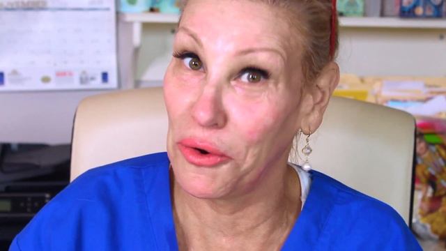 I'M BACK WITH THE DERMA ROLLER смотреть онлайн