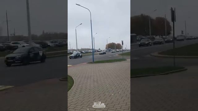 Гродненские таксисты приехали под ГродноАзот поддержать работников в забастовке . смотреть онлайн