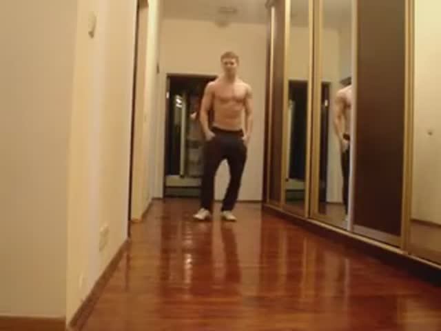 Парень классно танцует смотреть онлайн