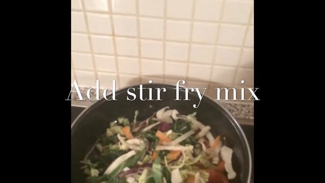 Slow Motion Quick Cooking - Fishcakes and Noodles смотреть онлайн