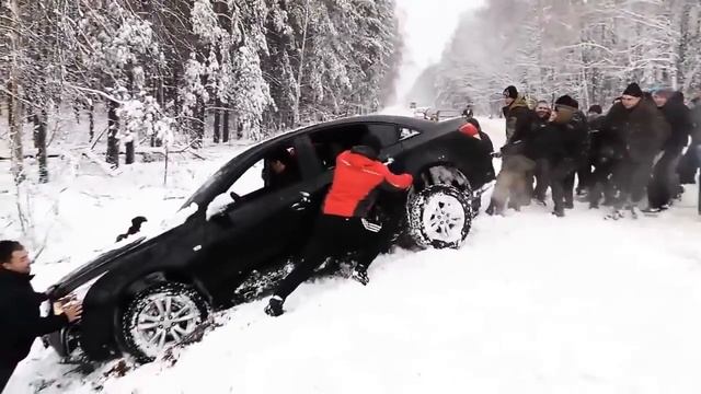 The old Russian tradition. Help stuck on the road смотреть онлайн