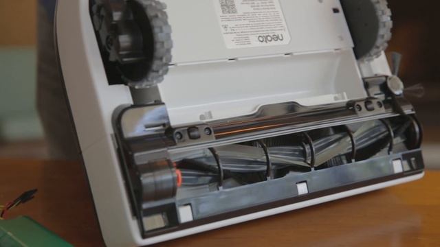 How to Replace your Neato Botvac's NiMh Battery смотреть онлайн