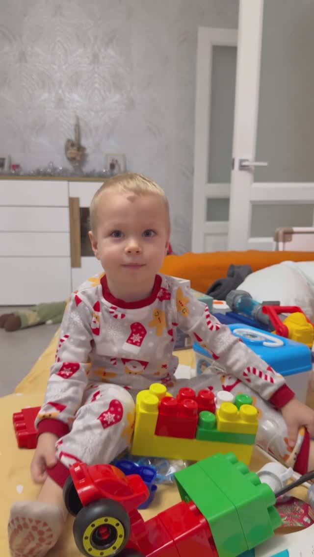 Подарок от подписчика, Владислав открыл подарки