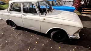 Купил Москвич-427ИЭ с заклинившим двигателем. Попробую его запустить.