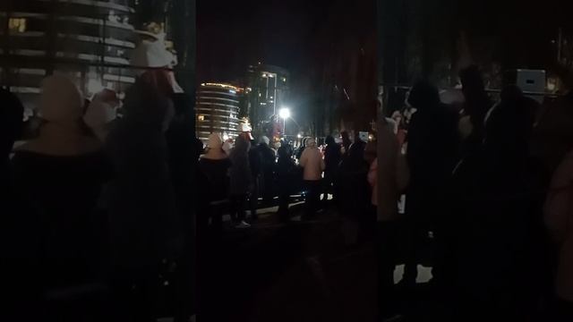 Новогодний праздник в смарт парке Дельфин новогодняя ночь 1 января 2025, танцы, песни, дискотека смотреть онлайн