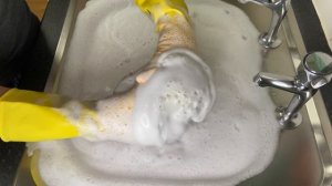 ASMR Sponge Squeezing - Rainbow Laundry Balls