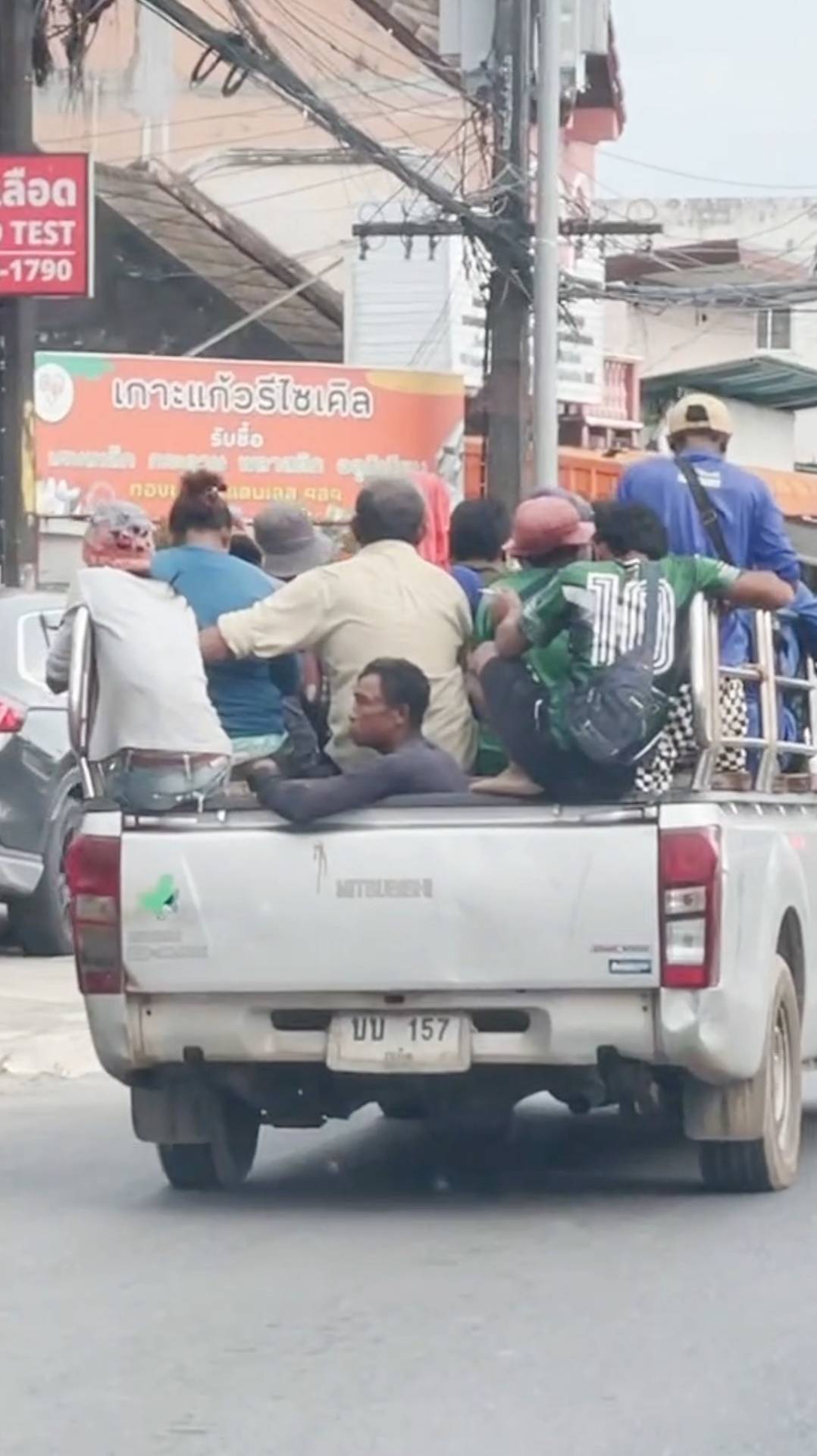 Дорожный вайб Тайланда смотреть онлайн