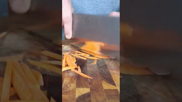 Удивительная нарезка морковки! Нож TuoTown ЦайДао #shorts смотреть онлайн