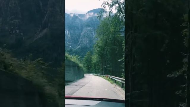 Car trip to Hallstatt смотреть онлайн