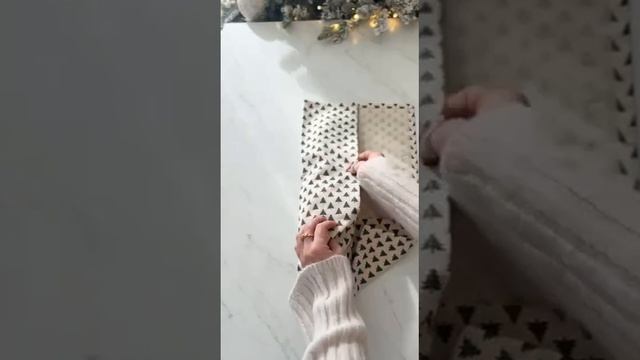 Как подарить бутылку вина.