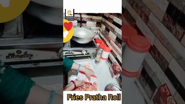 Fries Pratha Roll 🥐#paratha #rollrecipe #indianfood #pakistanifood #chatpatirecipe смотреть онлайн