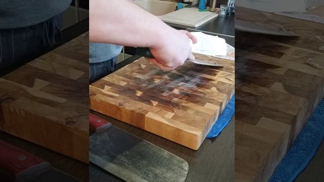 Как быстро почистить торцевую доску ножом ЦайДао #shorts смотреть онлайн