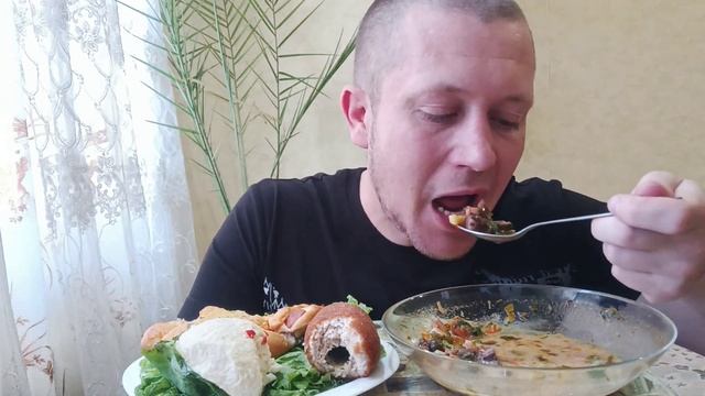 МУКБАНГ СОЛЯНКА, КОТЛЕТА, СЫРНАЯ ЗАКУСКА, ШТУЧКА ВКУСНАЯ))) ОБЕД. ПРИЯТНОГО. смотреть онлайн